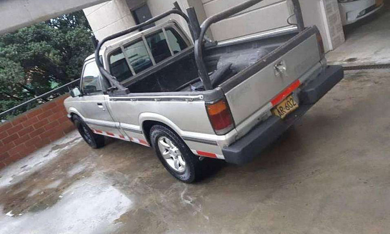 Mazda B2200...