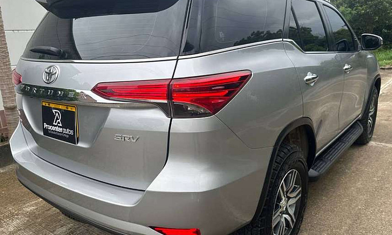 Toyota Fortuner Srv ...