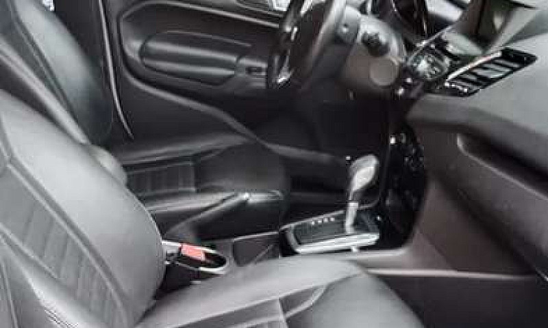 Ford Fiesta Titanium...