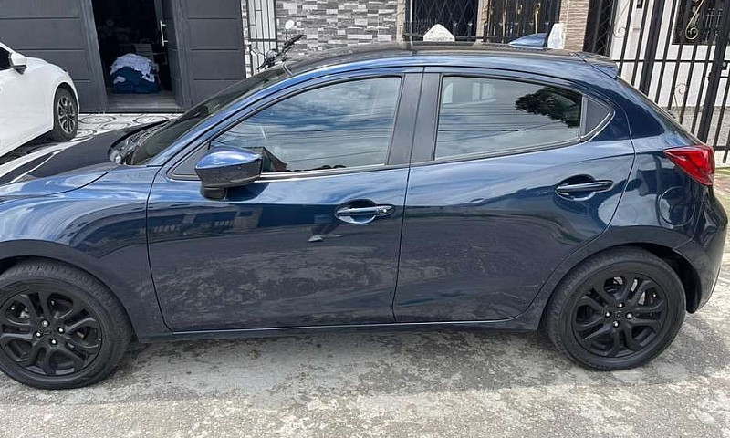 Se Vende Mazda 2 Gra...