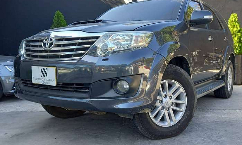 Toyota Fortuner Sr5 ...