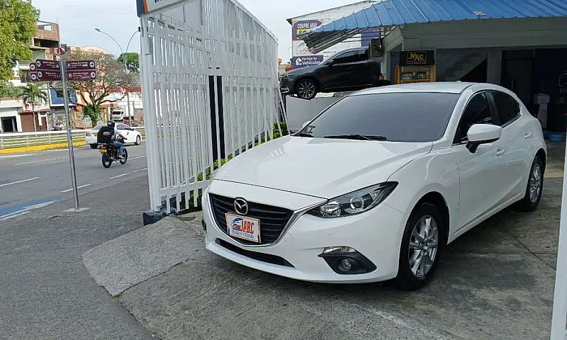 Mazda 3 Touring...