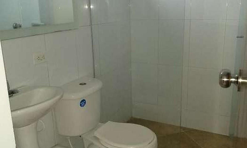 Arriendo Casa Bosque...