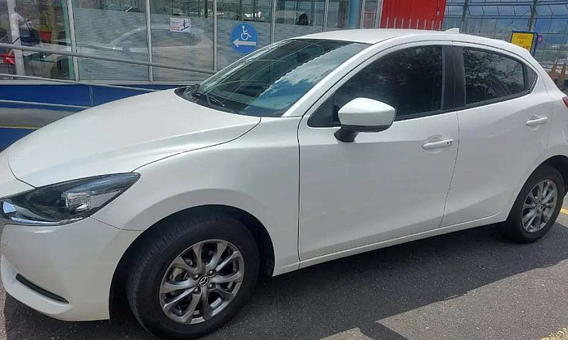 Se Vende Mazda 2 Tur...