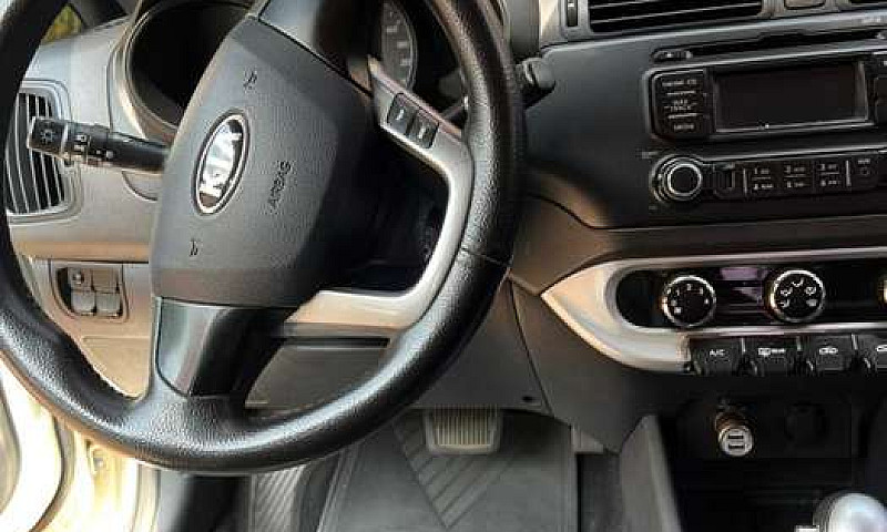 Kia Río Sedan  Autom...