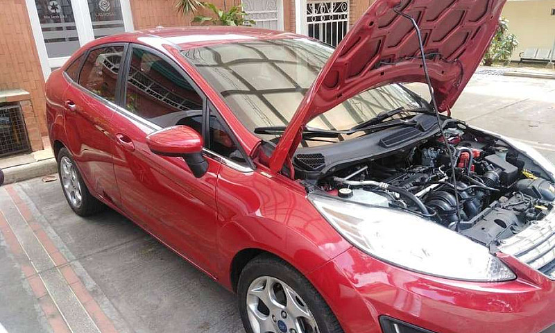 Vendo Ford Fiesta 20...