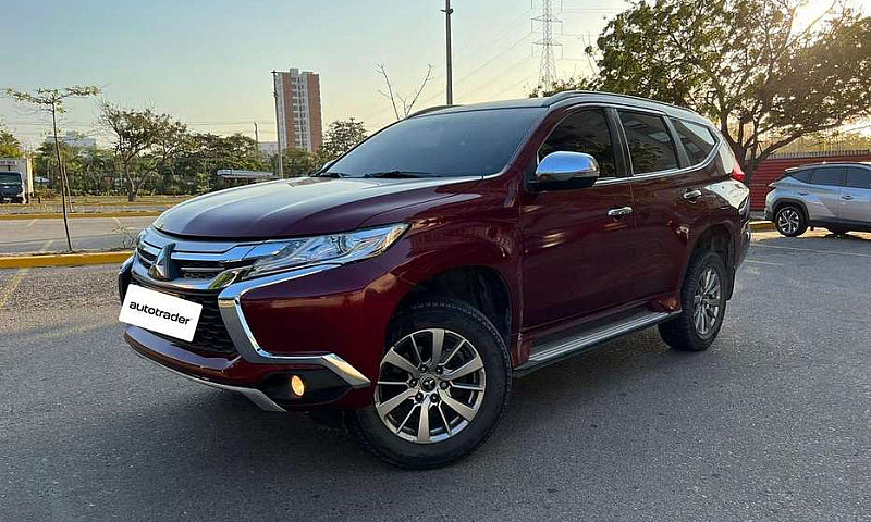 Mitsubishi Montero S...