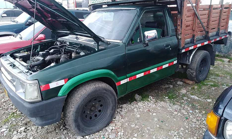 Camioneta Estacas En...