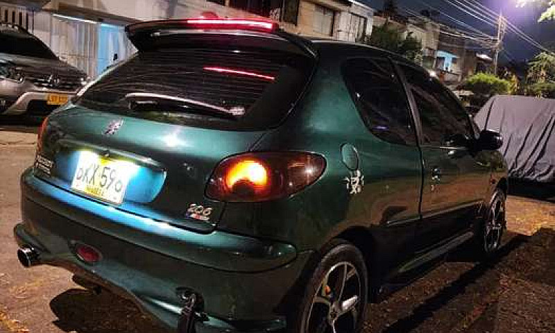 Peugeot 206 Full...