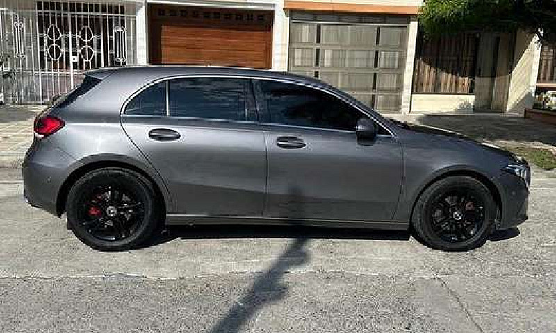 Mercedes Benz A200...
