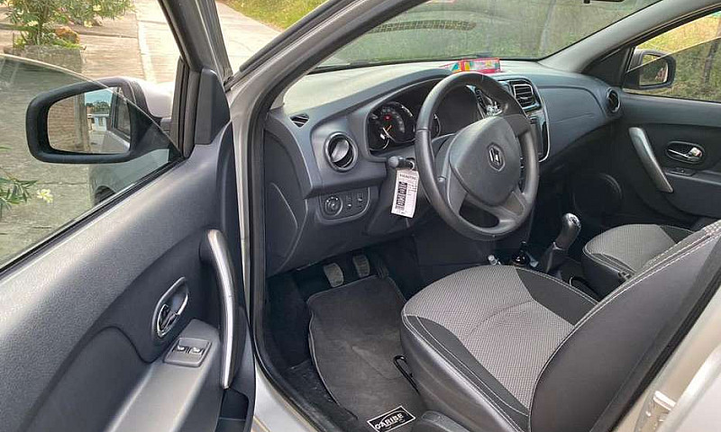 Renault Logan Privil...