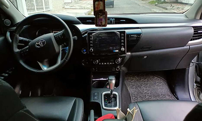 Vendo Hilux Modelo 2...