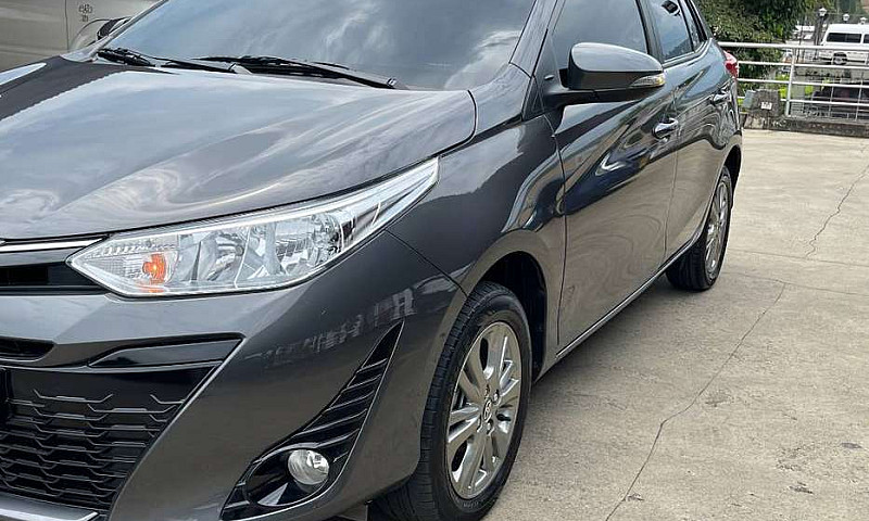 Toyota Yaris Xs 1.5 ...