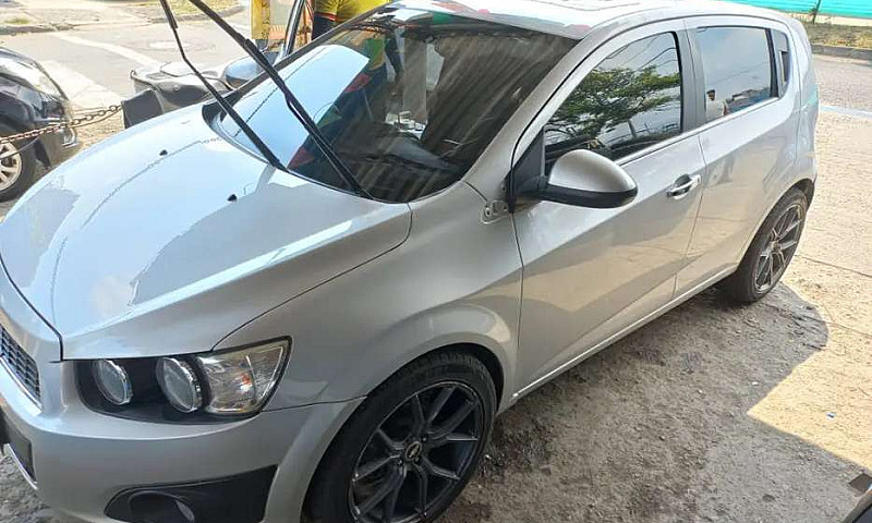 Chevrolet Sonic 1.6 ...