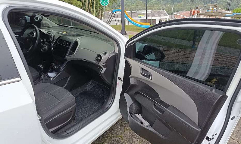 Vendo Chevrolet Soni...