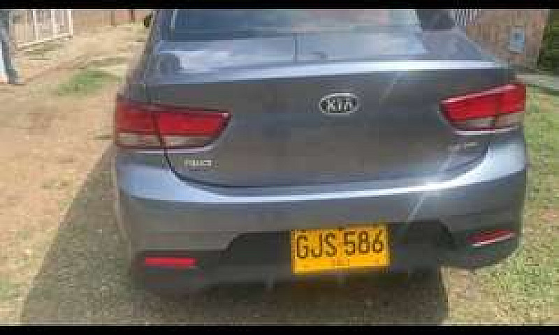 Kia Rio Sedan 1.4 Me...