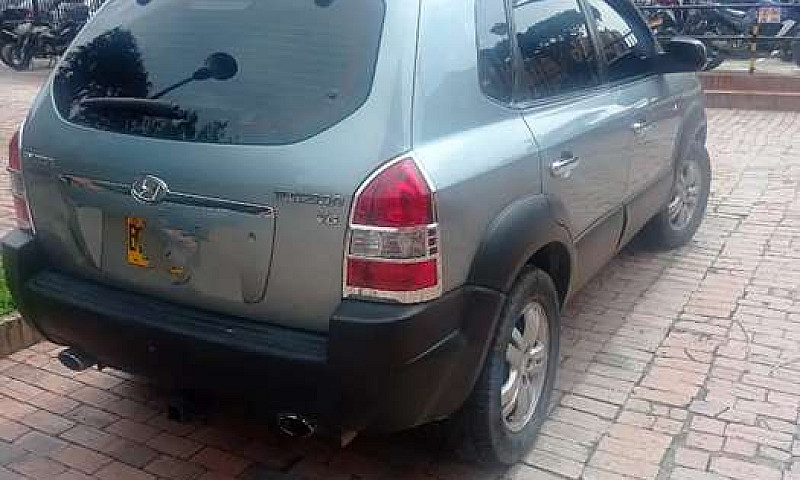 Camioneta Hyundai Tu...