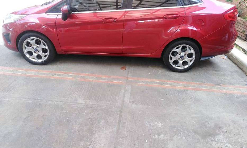 Vendo Ford Fiesta 20...
