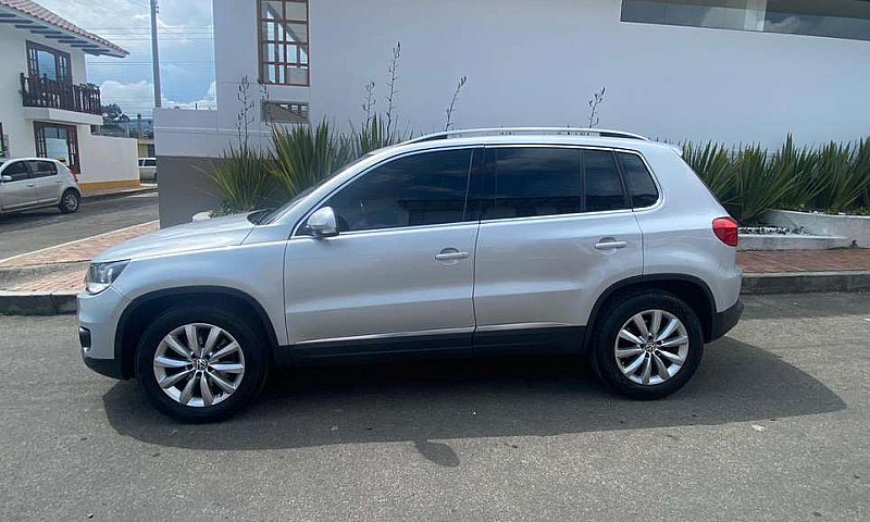 Volkswagen Tiguan Fu...