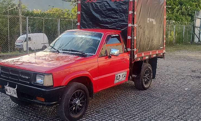 Vendo Camioneta Mazd...