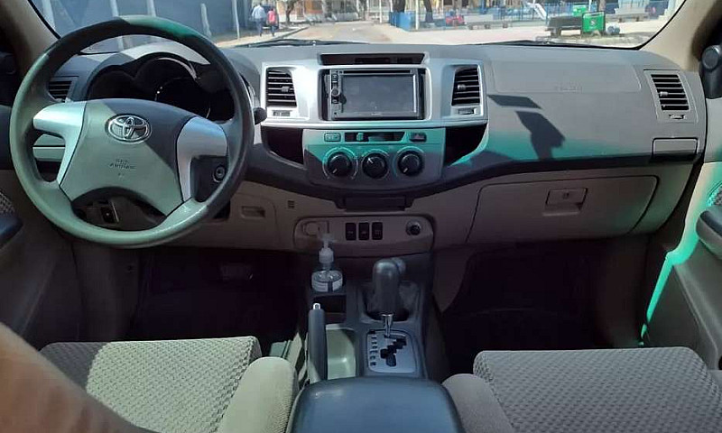 Toyota Fortuner 4*4-...