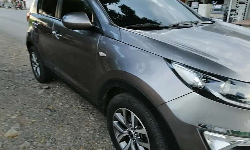 Kia Sportage Revolut...