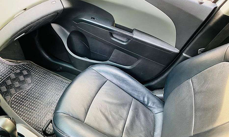 Chevrolet Sonic 2013...
