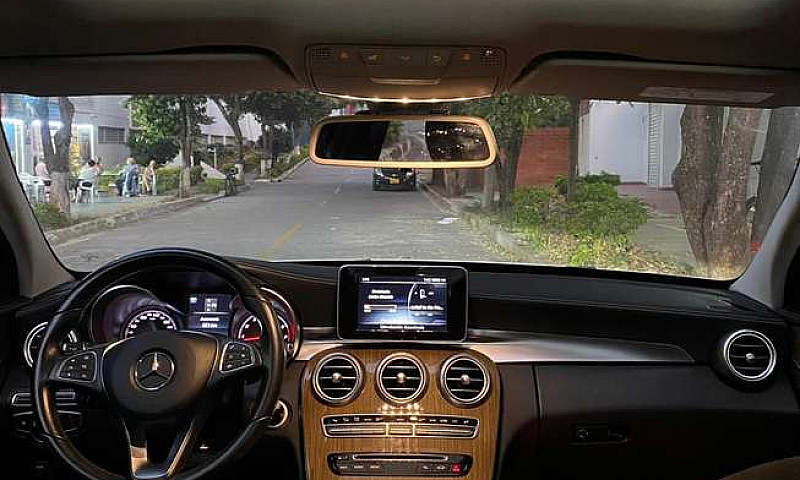 Mercedes Benz C200 E...