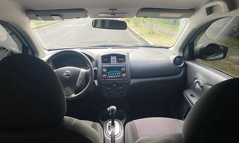 Nissan Versa Automat...