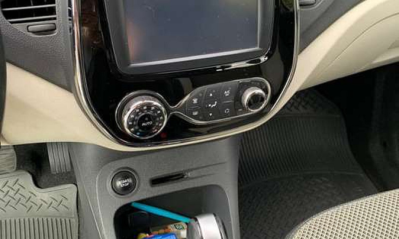 Renault Captur.  (Co...