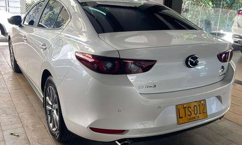 Mazda 3 Hybrid 2024...