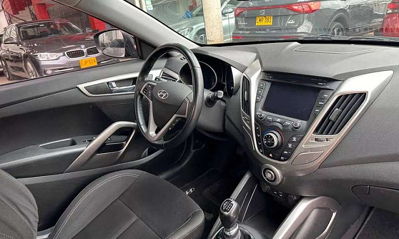 Hyundai Veloster 1.6...