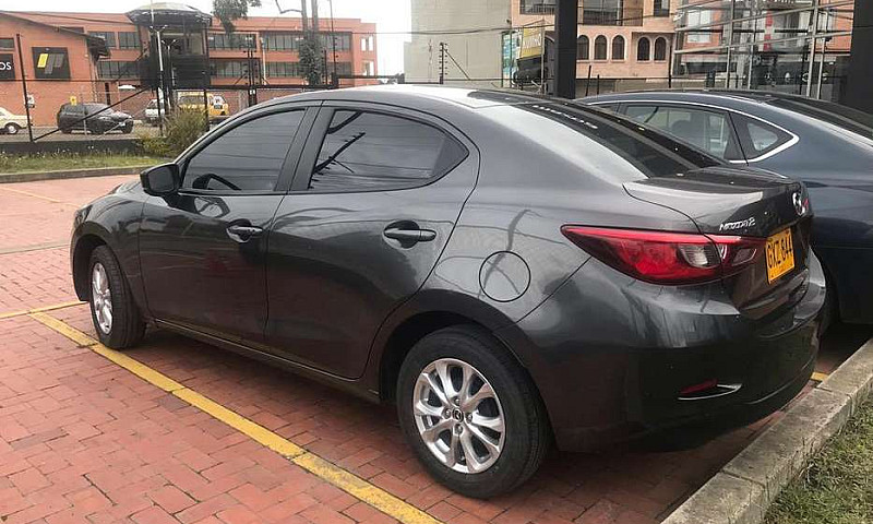 Mazda 2 Touring Seda...