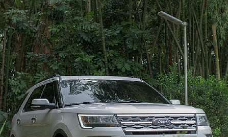 Camioneta Ford Explo...
