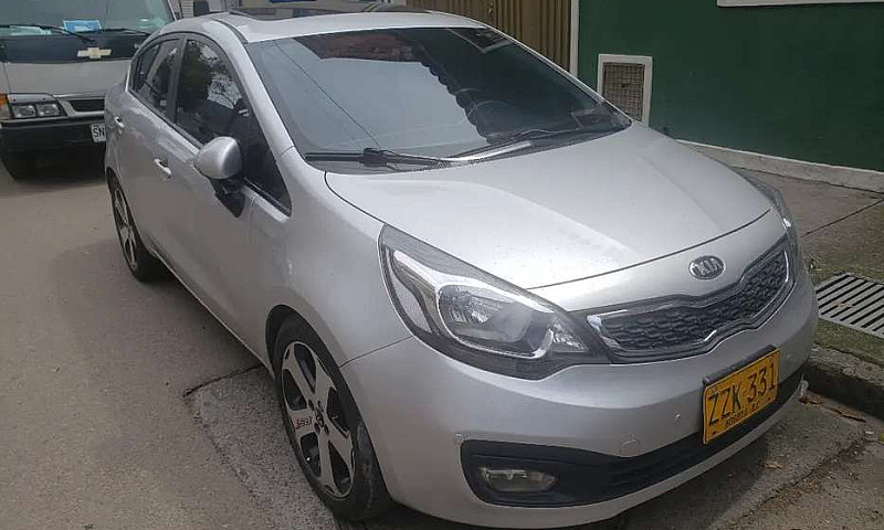 Vendo Kia Rio 2015...