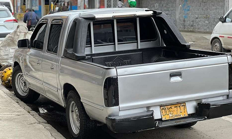 Camioneta Mazda B 22...