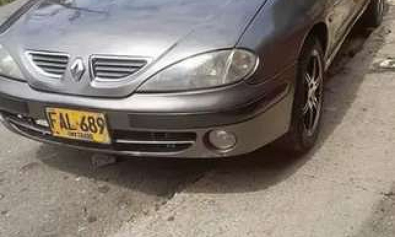 Se Vende Megane 2003...