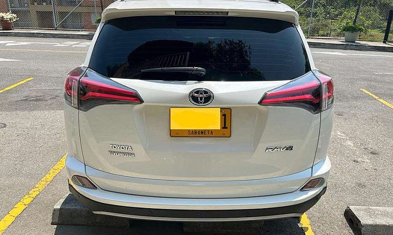 Toyota Rav4 2017...