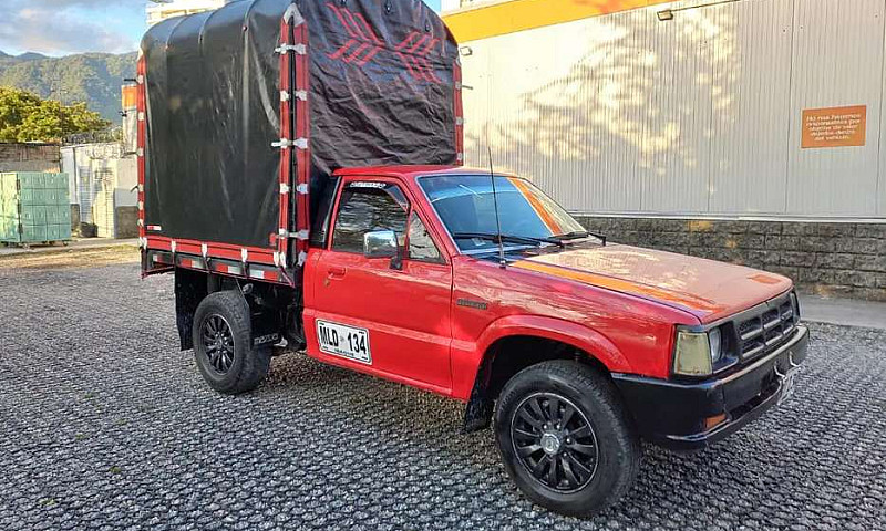 Vendo Camioneta Mazd...