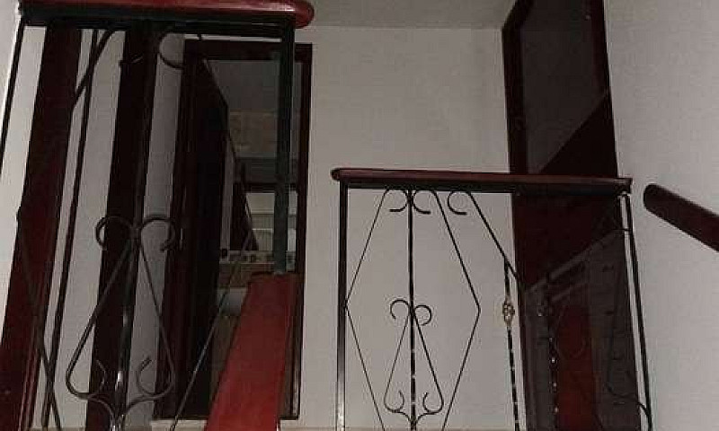 Vendo Amplia Casa Pr...