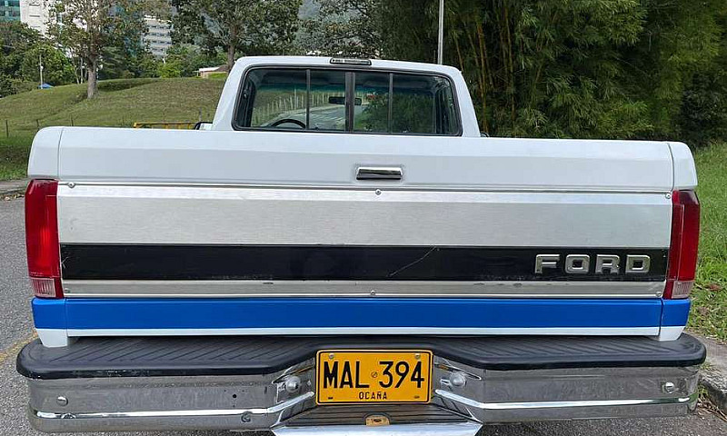 Espectacular Ford 15...
