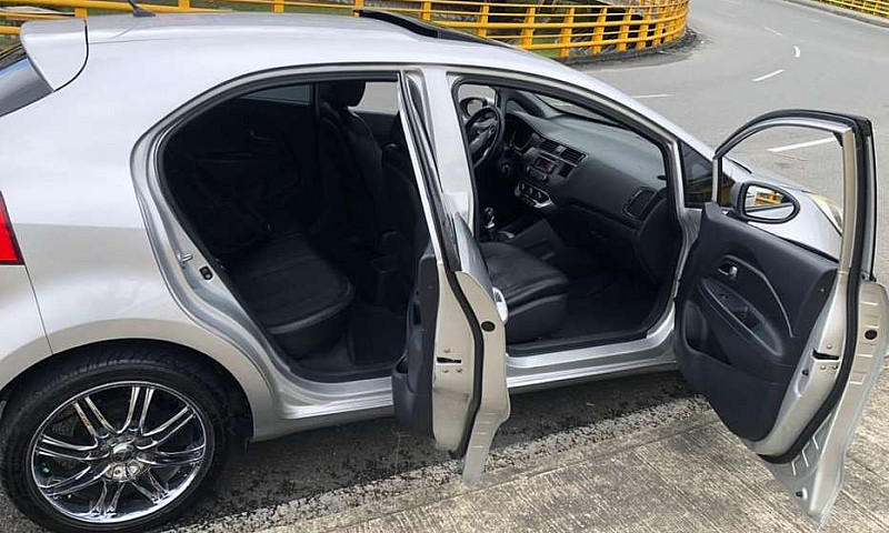 Vendo Hermoso Kia Ri...