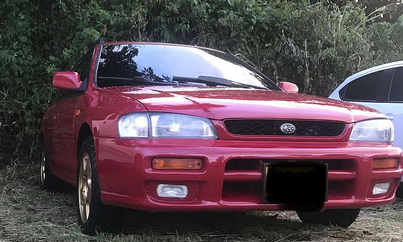 Vendo Subaru Impreza...