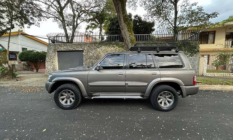 Nissan Patrol 3.0 Tu...