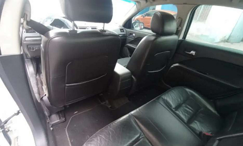 Vehiculo Ford Fusion...