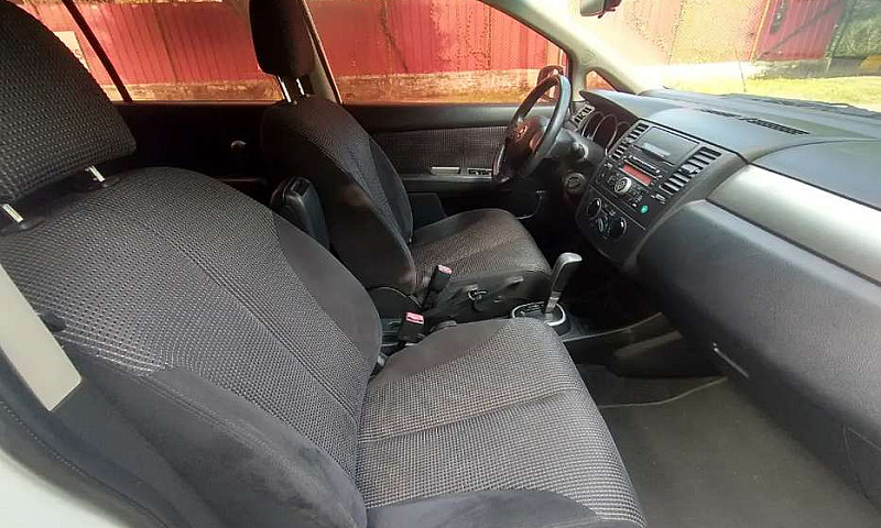 Nissan Tiida Premium...