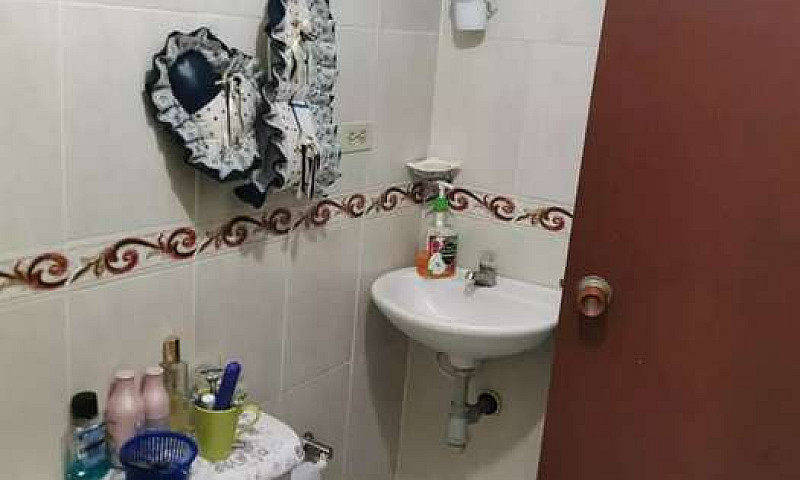 Alquilo Excelente Ha...