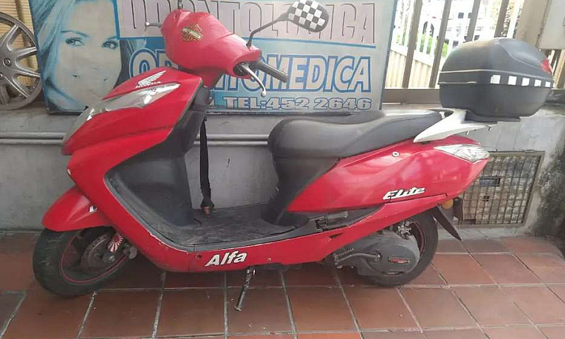 Moto 125 Honda Elite...