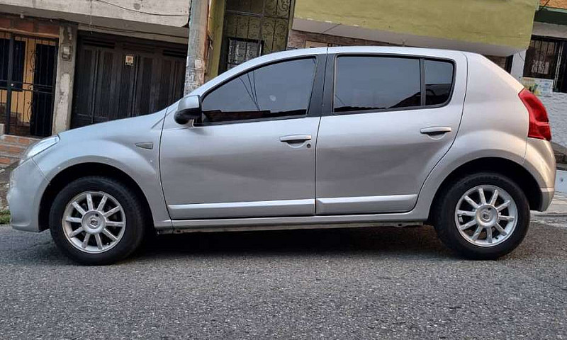 Renault Sandero Dyna...