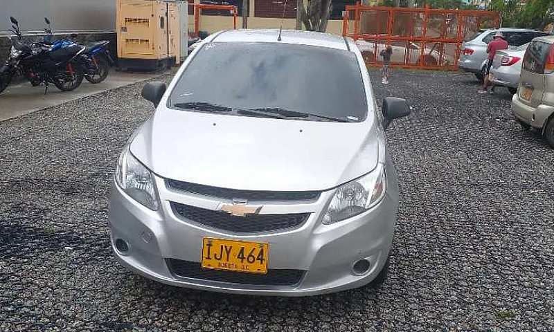 Vendo Automóvil Chev...